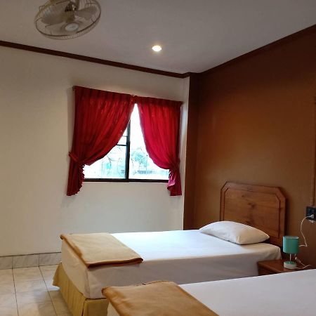 Kookkai House Hostel Patong Luaran gambar