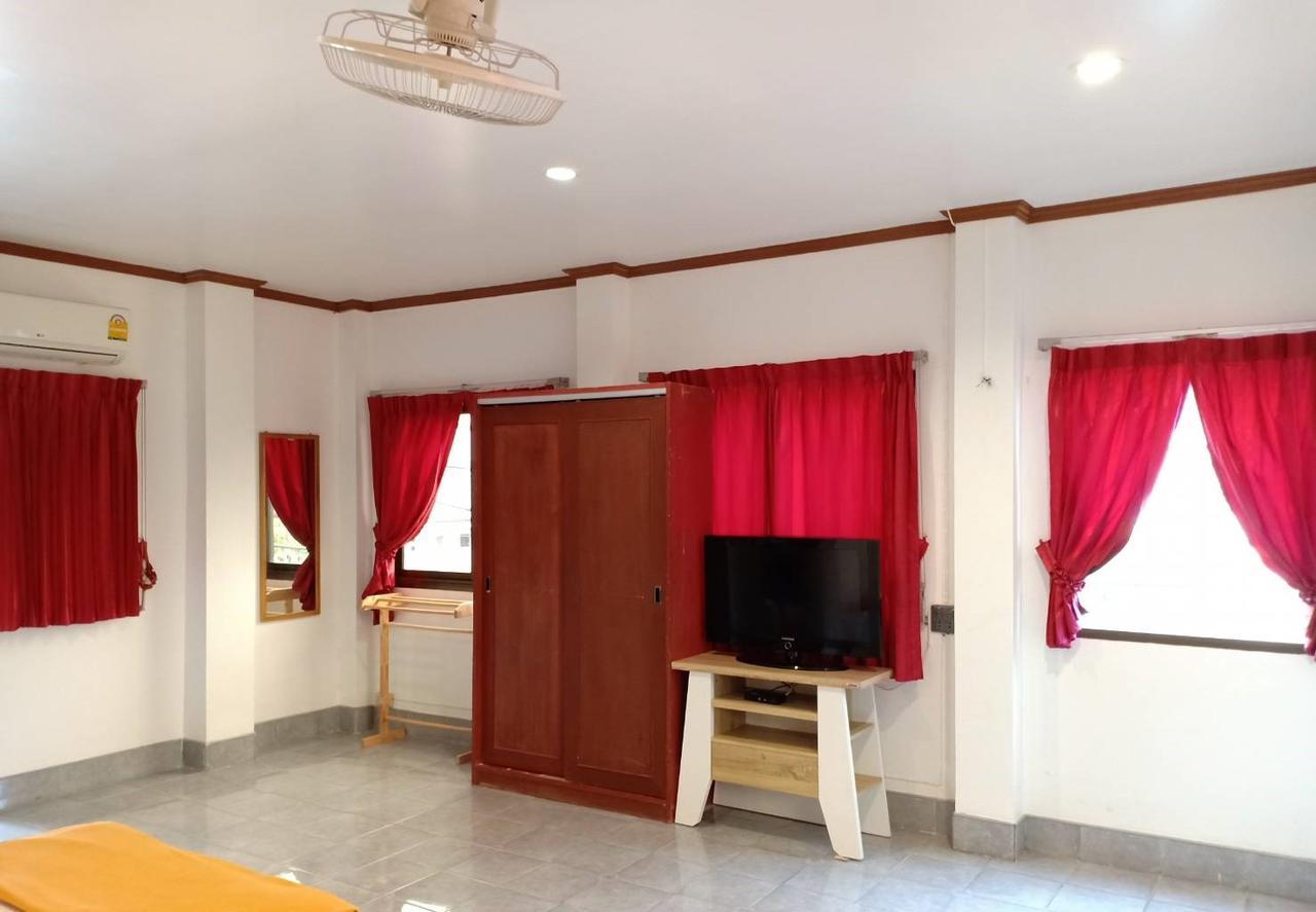 Kookkai House Hostel Patong Luaran gambar
