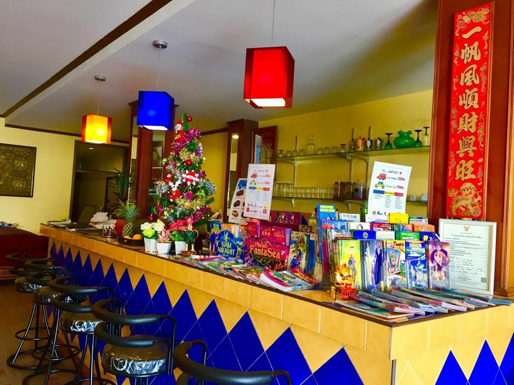 Kookkai House Hostel Patong Luaran gambar