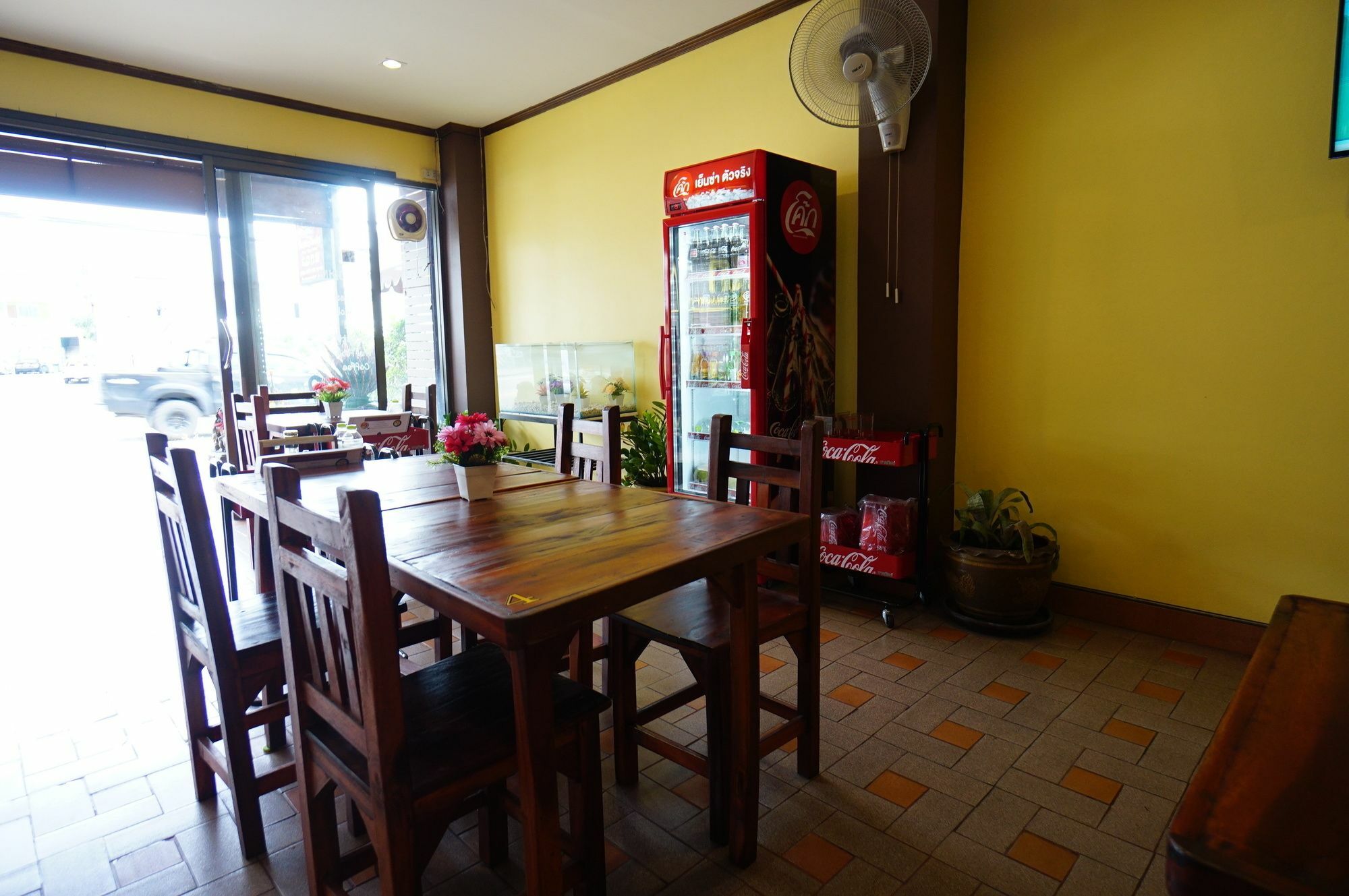 Kookkai House Hostel Patong Luaran gambar