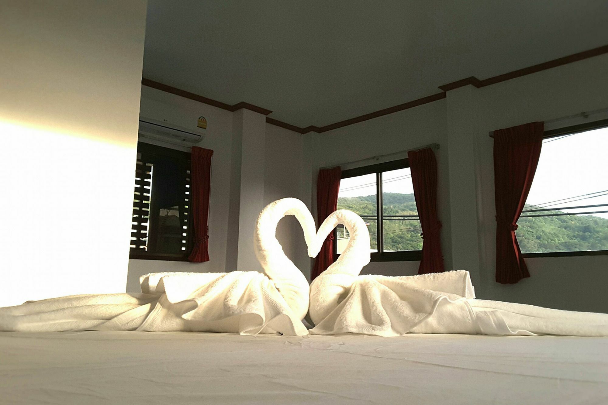 Kookkai House Hostel Patong Luaran gambar