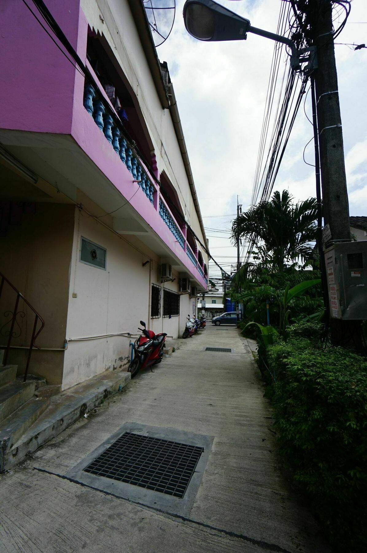 Kookkai House Hostel Patong Luaran gambar